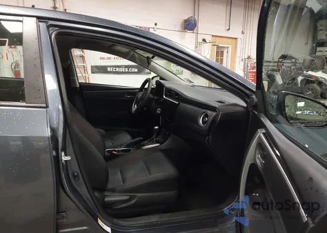 2018 Toyota Corolla Le z USA, uszkodzony, nr VIN 2T1BURHE8JC071195